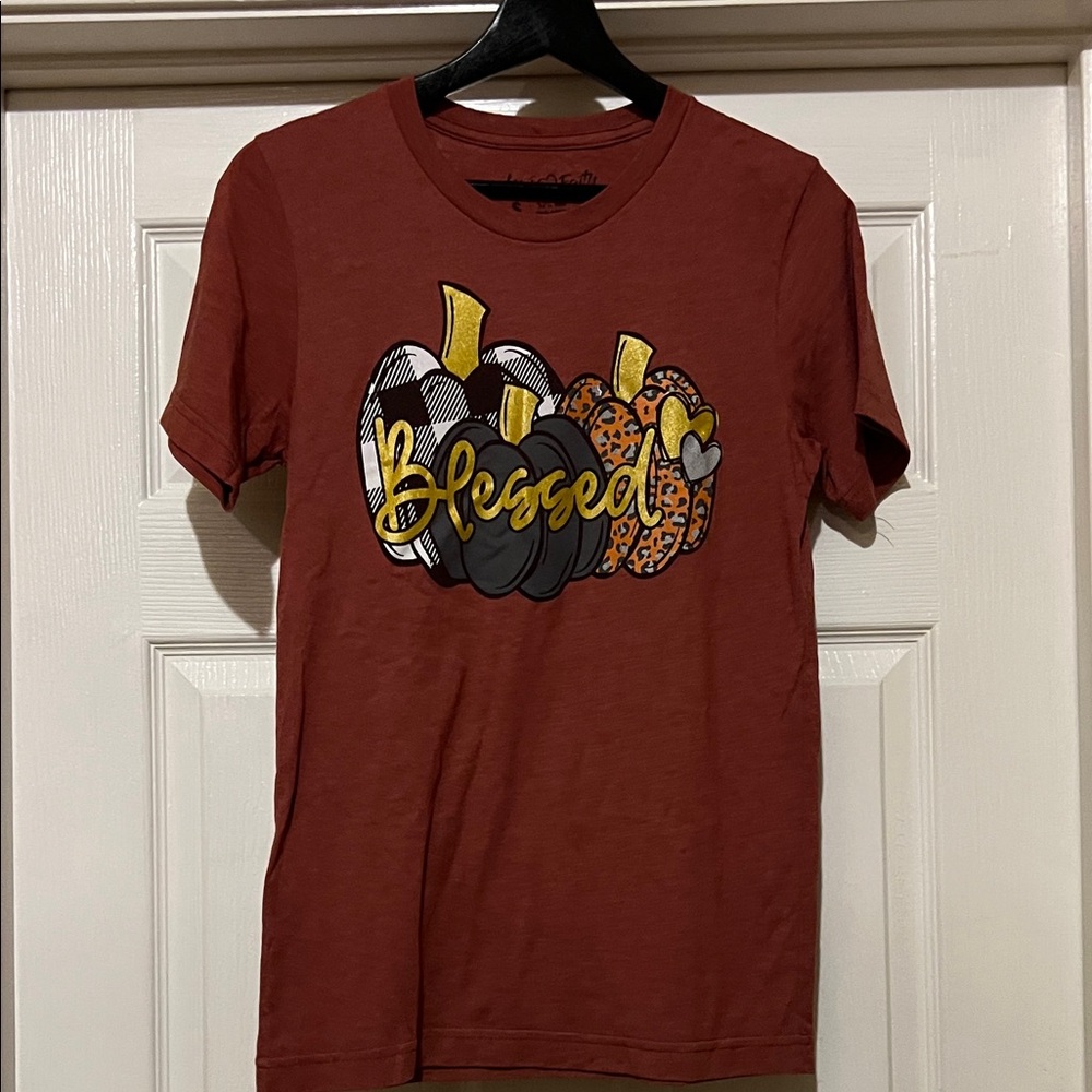 Love in Faith Blessed Graphic Short Sleeve Tee- size Small, EUC